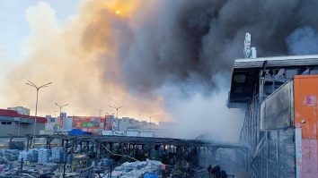 LIVE UPDATE. Război în Ucraina, ziua 823. Rusia a lovit cu brutalitate un supermarket din Harkov, folosind două bombe glisante