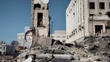 Harkovul a fost bombardat de Rusia în prima zi de Paște. Putin a detonat o bombă de 350 de kg