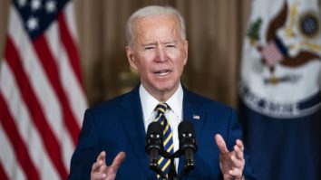 POLITICO: Biden a dat în secret Ucrainei permisiunea de a lovi în interiorul Rusiei cu arme americane