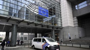 Parchetul belgian a făcut percheziții la birouri ale PE din Belgia și Franța. Rusia ar fi plătit oficiali europeni
