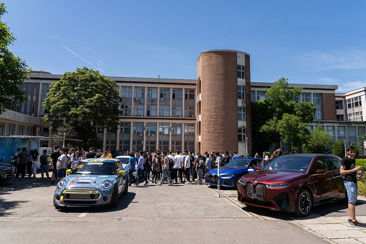A început POLI AutoFEST! Ce mașini sunt expuse în cadrul festivalului