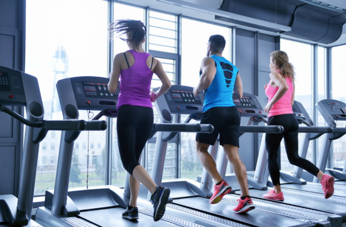 Cum să rămâi fit după sărbătorile pascale? Emil Peptea: „Este important să avem cele 8 ore de somn iar hidratarea joacă un rol important”