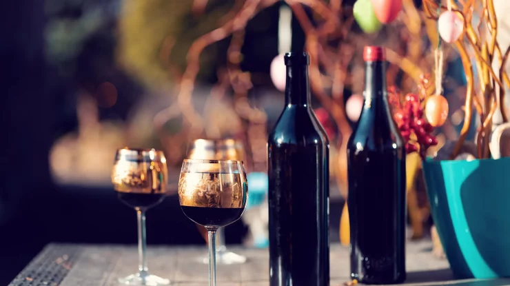 Tu ce vin bei la masa festivă? Alegerea făcută trebuie să fie una memorabilă pentru a crea o experiență în ton cu sărbătoarea de Paște