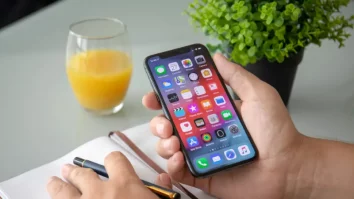 Inteligența Artificială va schimba noul iPhone. Ce pregătește Tim Cook
