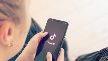 TikTok ar putea deveni o platformă pentru educație nutrițională. Expert în comunicare: „Indiferent de tipul de educație, cel care o face trebuie să fie îndreptățit să o facă”