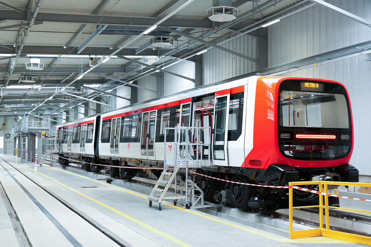 Trenurile Alstom întârzie să ajungă în România. Când vom circula cu noile mijloace de transport