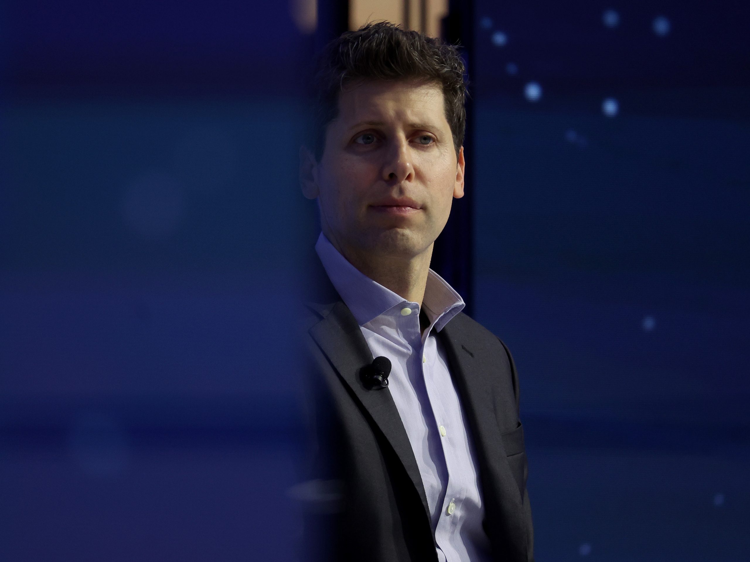 OpenAI provoacă Google. Sam Altman vrea să lanseze un motor de căutare online care să utilizeze A.I.