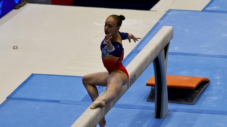 Gimnaste din România participă de joi la Campionatele Europene de la Rimini