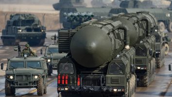 Germania anunţă că Ucraina poate folosi armele germane pentru a lovi ţinte militare din Rusia