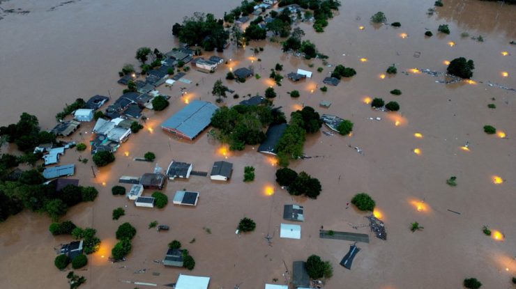 Ploile din sudul Braziliei au provocat moartea a 57 de oameni. 69.000 de persoane au fost strămutate