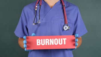 STUDIU. 3 din 10 medici din România suferă de burnout. Aproximativ 80% dintre aceștia se tem de malpraxis
