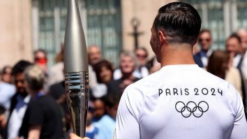 Flacăra Olimpică este „invitatul de onoare” la Festivalul de Film de la Cannes. Aceasta va fi purtată de atletul paralimpic Arnaud Assoumani