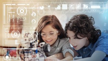 De la ce vârstă trebuie să învețe copiii să lucreze cu A.I.? Un expert spune ce trebuie să facă părinții în privința tehnologiei