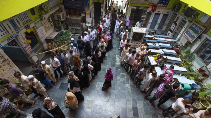 Milioane de oameni votează la alegerile din India. Partidul premierului Modi are șanse să câștige un al treilea mandat