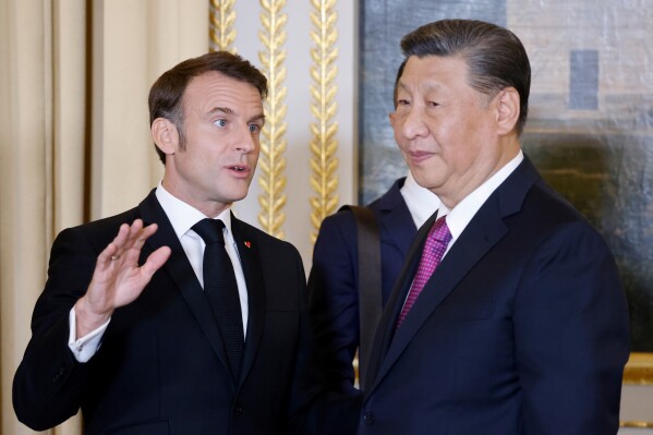 Cum s-a derulat vizita lui Xi Jinping în Franța? Ce cadou i-a făcut Macron președintelui chinez