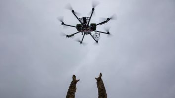 Roboții militari ai viitorului sunt testați în Ucraina: „Dronele controlate de A.I. pot face în câteva secunde ceva ce unui om i-ar luat câteva ore”