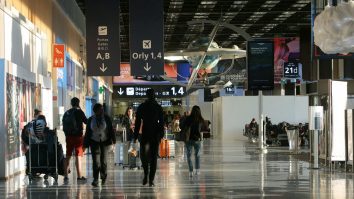 Atenţionare de călătorie în Franța. Unde pot apela românii care au nevoie de ajutor