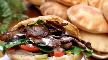 Germanii cer plafonarea prețului și subvenții pentru kebab, care a ajuns să coste 10 euro. Ce explicații oferă Olaf Scholz