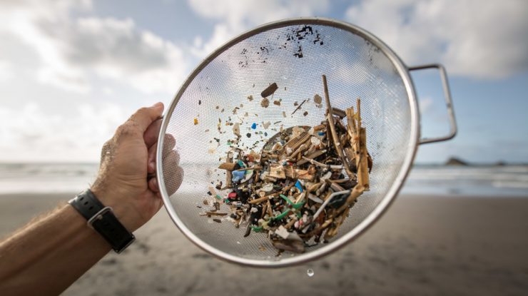 Care sunt articolele neobișnuite ce conțin plastic? Interzicerea pungilor de plastic nu va fi niciodată suficientă pentru a combate poluarea