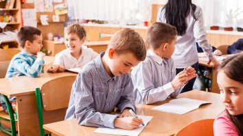 500.000 de elevi au susținut astăzi Evaluarea Națională la Limbă și Comunicare. Expert: „Nu am văzut un raport de analiză la nivel de sistem educațional în care să văd rezultate și consecințe ale acesteia”