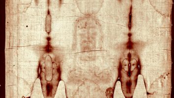 STUDIU. Giulgiul din Torino, în care a fost înfășurat Mântuitorul, este autentic și are 2000 de ani