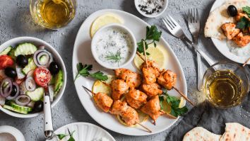 Unde mănânci azi? În Grecia ai parte de o experiență gastronomică completă