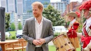 FOTO. Prinţul Harry a ajuns în Marea Britanie pentru a celebra a zecea aniversare a Jocurilor Invictus