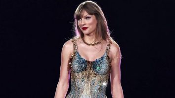 Albumul „The Tortured Poets Department” al lui Taylor Swift a revenit pe primul loc în SUA în a doua săptămână de lansare