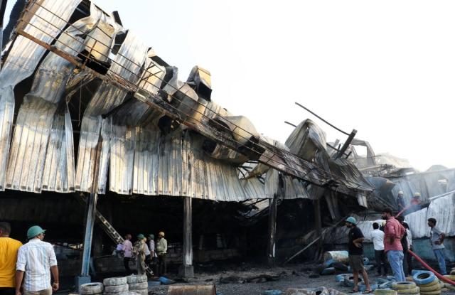 Cel puțin 22 de persoane au murit într-un „incendiu masiv” la o sală de jocuri din India