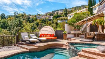 Ți-ar plăcea să înoți toată ziua și să primești bani pentru asta? Un astfel de job ar putea deveni realitate pentru un singur influencer