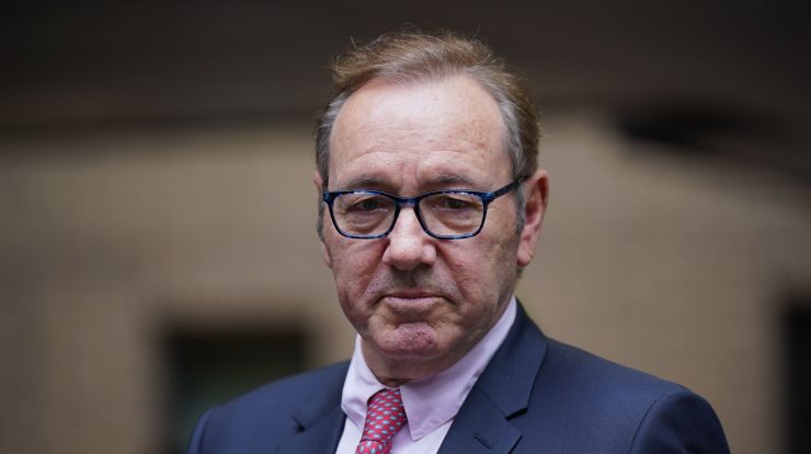 Vedetele de la Hollywood au început o campanie pentru ca actorul Kevin Spacey să își reia cariera. Cine îl susține