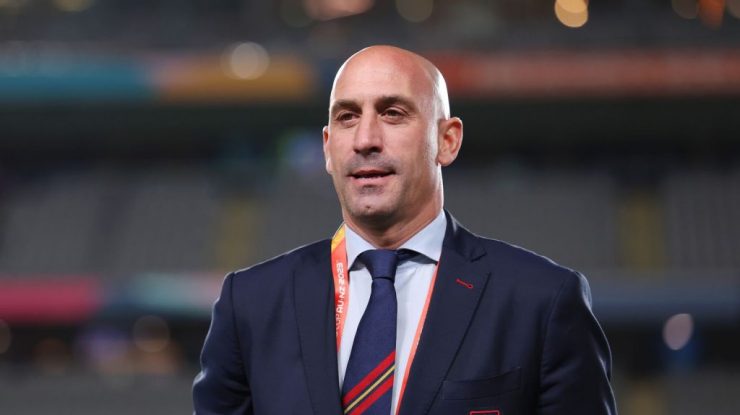 Luis Rubiales va fi judecat pentru agresiune sexuală în legătură cu sărutul pe care i l-a dat jucătoarei Jenni Hermoso