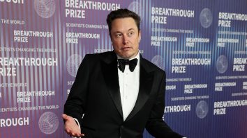 Elon Musk dezvoltă o „mașină de știri” cu ajutorul lui Grok: „Contează doar ce spun oamenii despre știri”