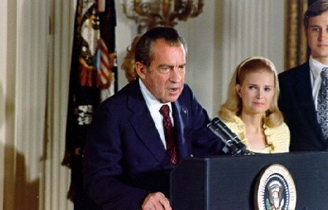 Scandalul Watergate a dus la demisia Președintelui Nixon. Cum te protejează presa