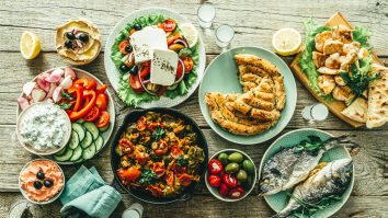 Turcia și Grecia sunt pe primul loc în preferințele culinare ale românilor. Cât cheltuie aceștia pe mâncare în vacanțe