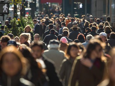 Populația României îmbătrânește accelerat. Eurostat: 16% dintre români au între 15 şi 29 de ani