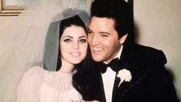 FOTO. Priscilla Presley și-a cumpărat rochia de mireasă, dezghiată, împreună cu un logodnic fals. Cum și-a ales actrița ținuta pentru ziua cea mare