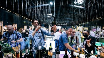 Ce vin bei azi? La Ro-Wine poți degusta peste 2.000 de tipuri de vin din 15 țări