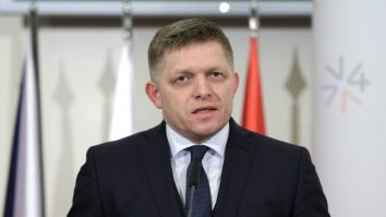 Robert Fico rămâne într-o stare gravă, dar stabilă. Premierul slovac va fi supus unei noi intervenții chirurgicale