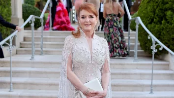 Ce ținute au purtat vedetele pe covorul roșu de la Cannes?