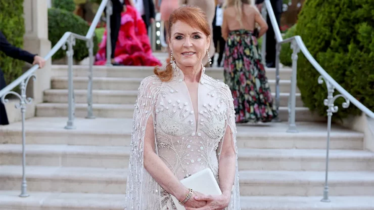 Ce ținute au purtat vedetele pe covorul roșu de la Cannes?