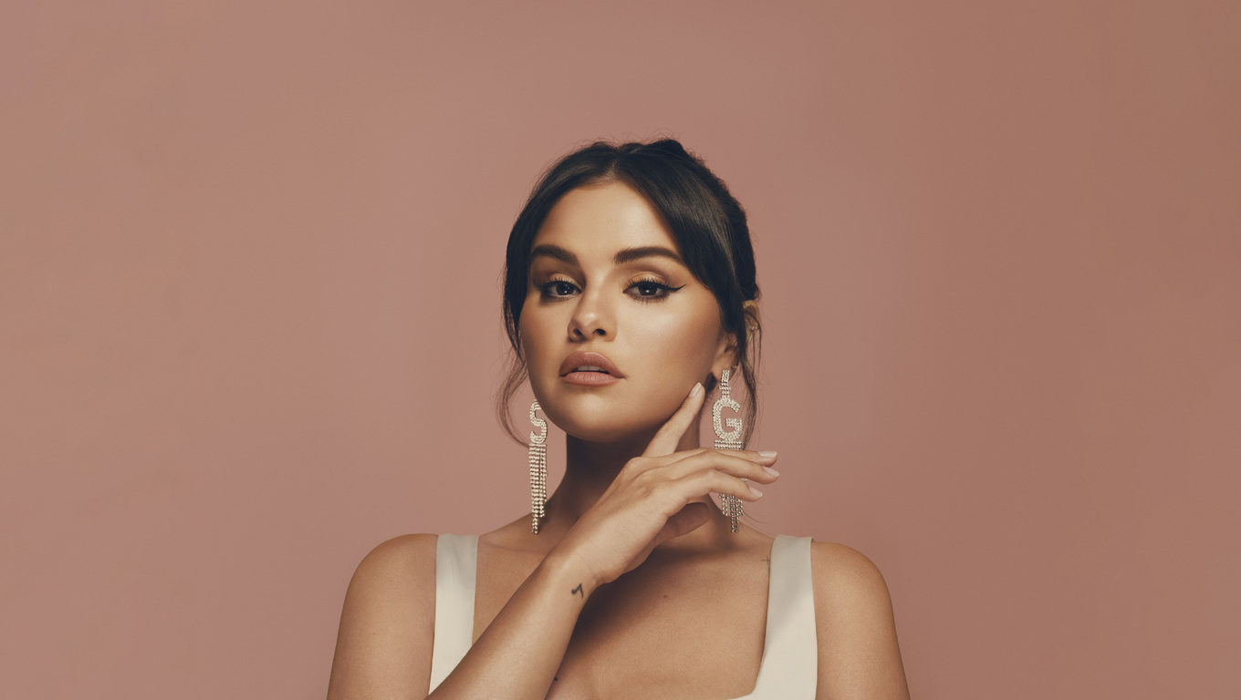 Selena Gomez revoluționează industria de beauty. Cum a adus artista brand-ul Rare Beauty în top TIME100