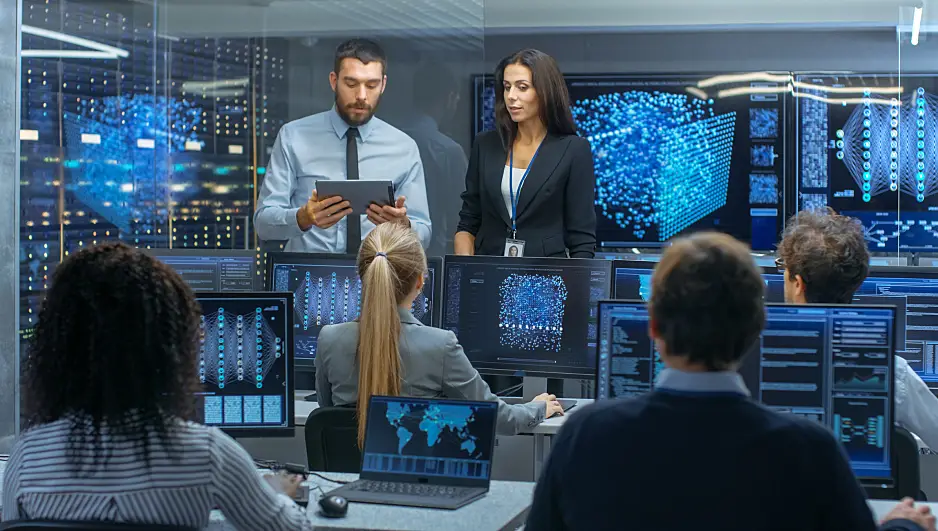 STUDIU. Angajații folosesc în secret Inteligența Artificială la job. Ce spun statisticile