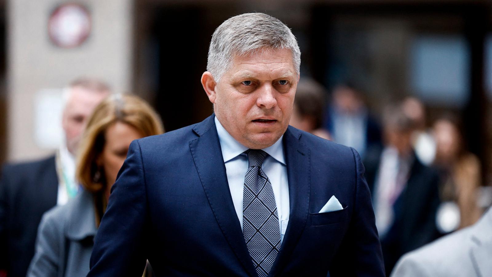 Bărbatul acuzat că a încercat să-l asasineze pe  Robert Fico este plasat în arest preventiv. Care este starea de sănătate a Premierului slovac