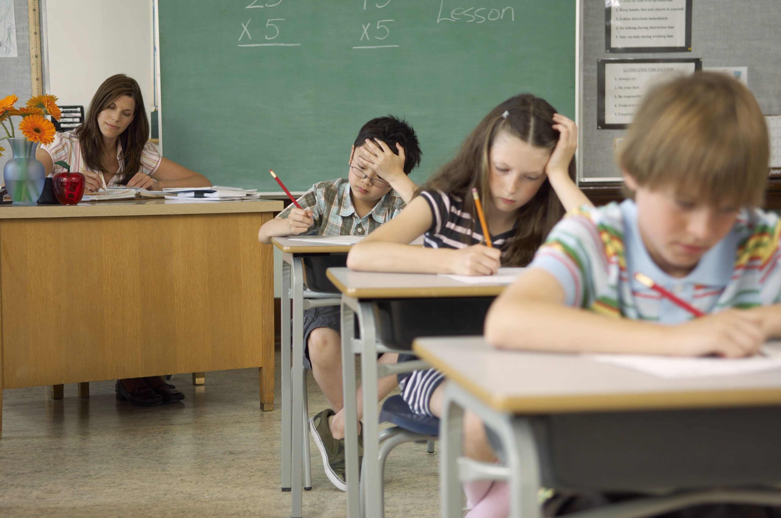 Elevii de clasa a II-a au susținut examenul de Evaluare Națională la matematică. Expert în Educație: „Se pune prea multă presiune”