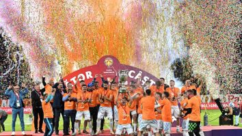 Corvinul Hunedoara a cucerit primul trofeu din istoria sa. În finala Cupei, echipa a învins Oțelul, după lovituri de la 11 metri