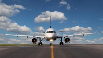 Legile climatice ale Europei ar putea aduce sfârșitul zborurilor low-cost. Cum sunt afectate persoanele cu venituri mici și medii