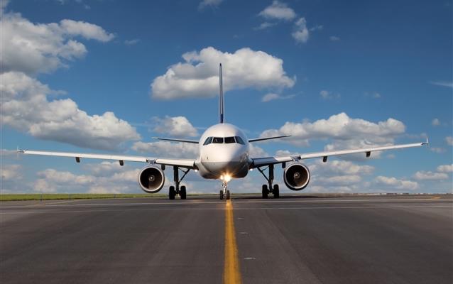 Legile climatice ale Europei ar putea aduce sfârșitul zborurilor low-cost. Cum sunt afectate persoanele cu venituri mici și medii