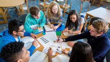 PISA: Elevii români duc lipsă de gândire creativă. Expert în educație: „Trebuie să creăm contexte în care să se manifeste aceasta”