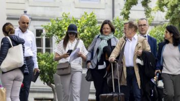 Cea mai bogată familie din Marea Britanie este acuzată că a cheltuit mai mult pe câinele de companie decât și-a plătit servitorul